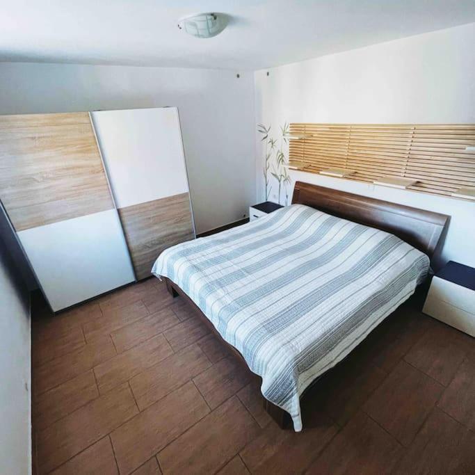 Apartment Izolanka / Great Location / Sea And View